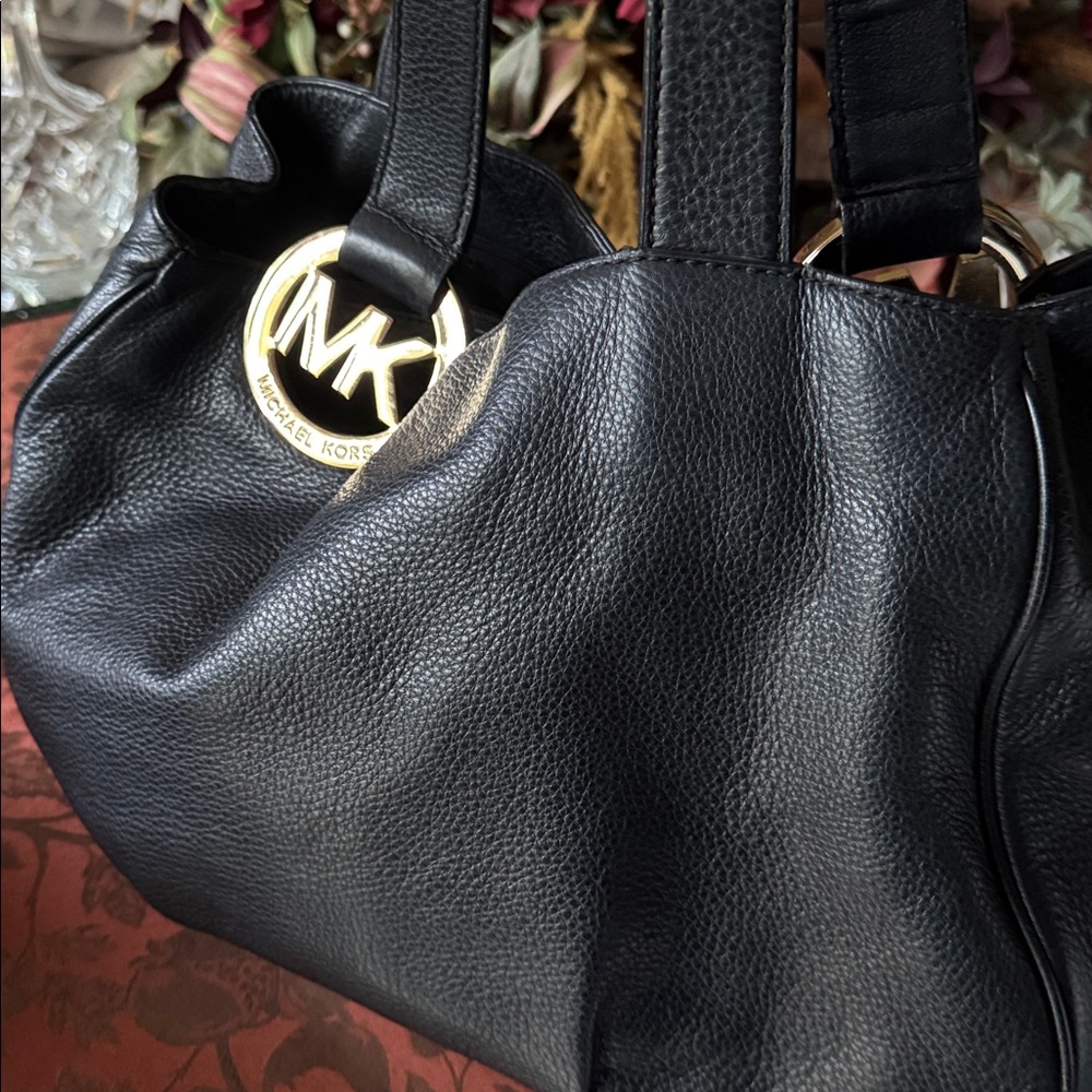 Michael Kors Black Shoulder Bag - Picture 6 of 17